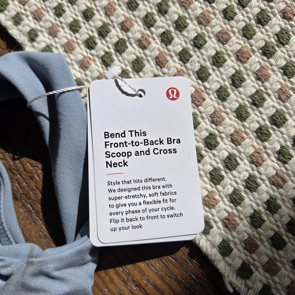 NWT Lululemon Sports Bra S/M - Picture 4 of 4